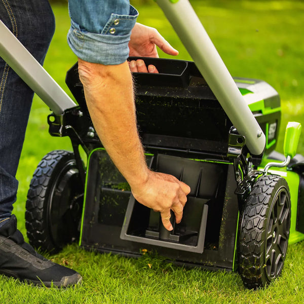 Greenworks 60V cordless lawnmower collection tray